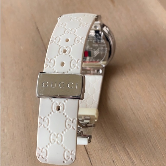 Gucci digital watch from the I-Gucci Collection - Picture 9 of 15